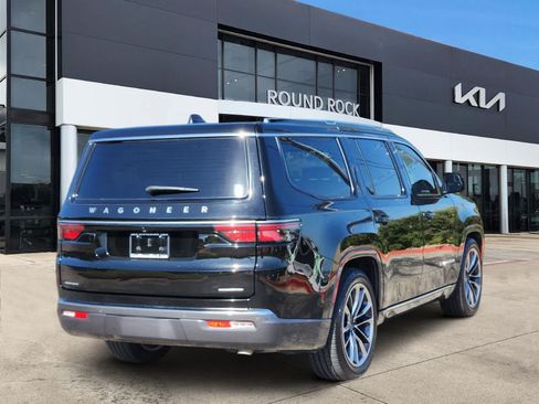 Used 2022 Jeep Wagoneer Series III w/ Premium Group I AWD/4WD image 6