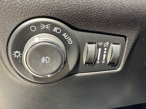 Used 2024 Jeep Compass Latitude AWD/4WD image 20