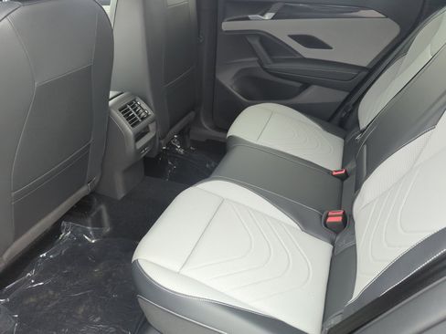 New 2026 Volkswagen Tiguan SE R-Line image 17