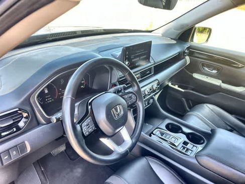 Used 2025 Honda Pilot EX-L image 15