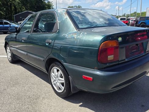 Used 2002 Suzuki Esteem GLX FWD image 7