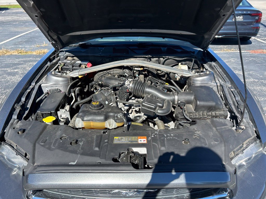 Used 2013 Ford Mustang Premium RWD image 41