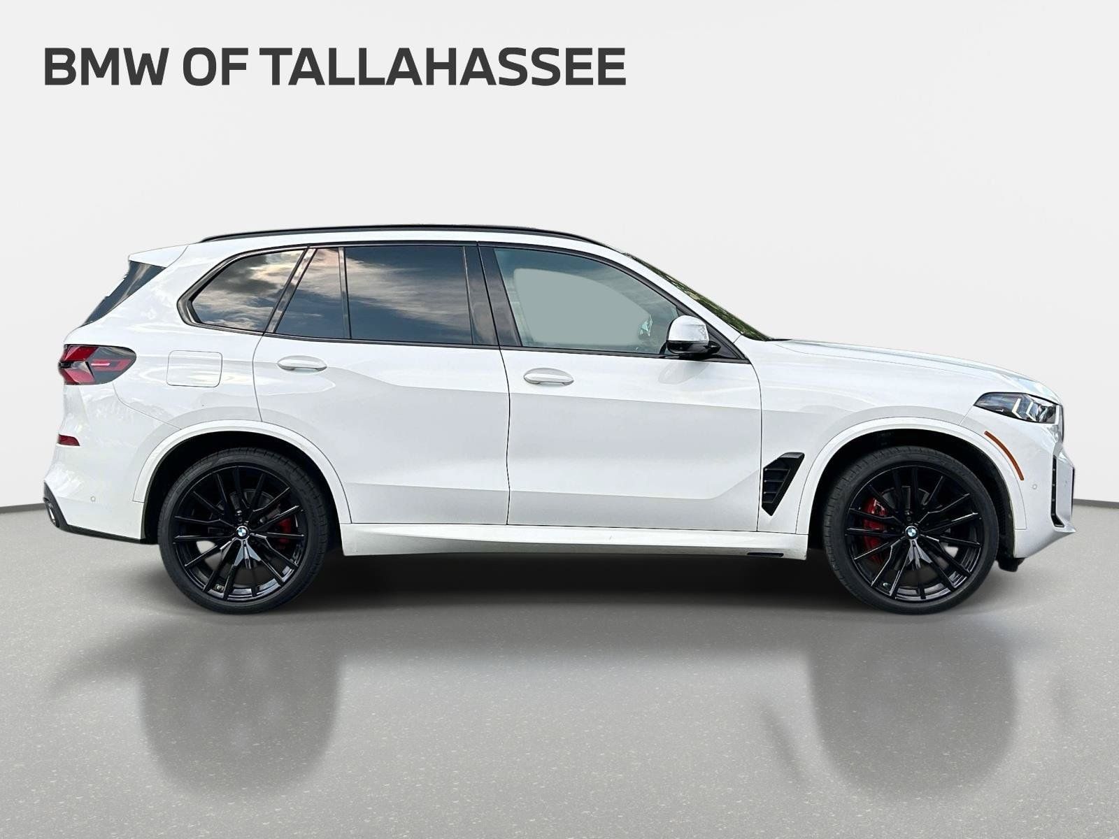 Used 2024 BMW X5 sDrive40i w/ M Sport Package RWD image 4