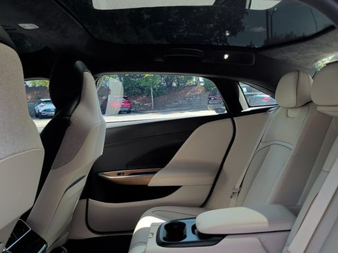 Used 2023 Lucid Air Touring AWD/4WD image 19