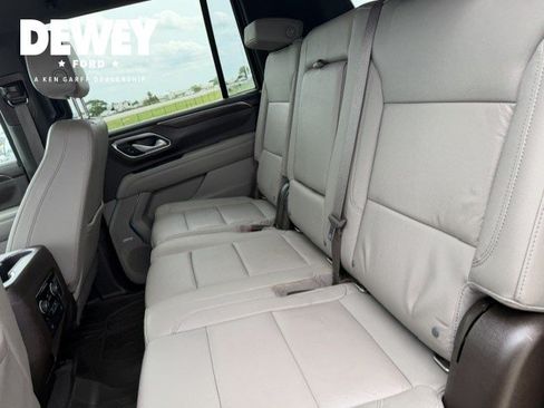 Used 2022 Chevrolet Suburban Z71 w/ Off-Road Capability Package AWD/4WD image 27