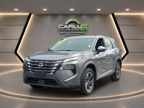 Used 2024 Nissan Rogue SV AWD/4WD image 2