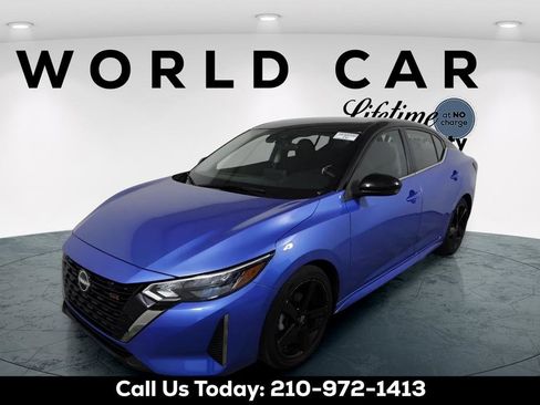 Used 2025 Nissan Sentra SR w/ Lighting Package FWD image 3