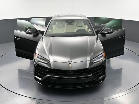 Used 2020 Lamborghini Urus image 38