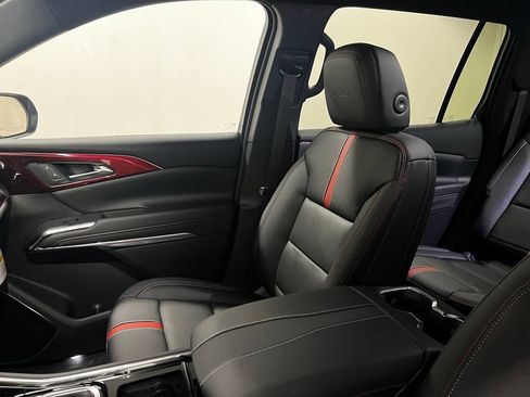 New 2026 Chevrolet Traverse RS w/ LPO, Floor Liner Package FWD image 26