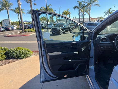 Used 2023 Honda Odyssey Sport image 10