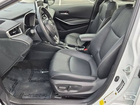 Certified 2025 Toyota Corolla XLE FWD image 9