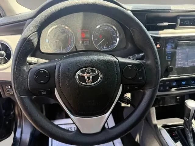 Used 2019 Toyota Corolla LE w/ Carpet Mat Package (TMS) FWD image 12