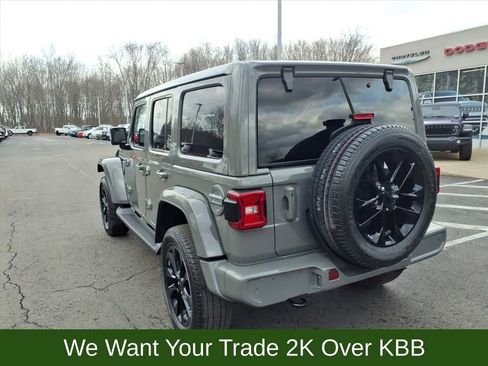 Used 2022 Jeep Wrangler Unlimited Sahara image 8
