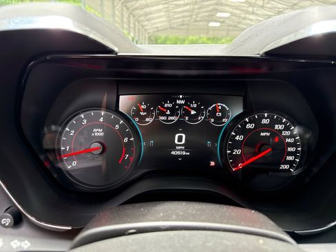 Used 2018 Chevrolet Camaro SS RWD image 13