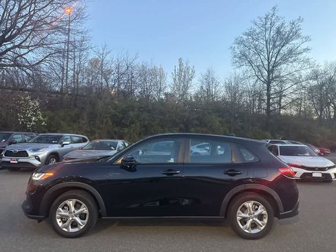 Used 2023 Honda HR-V LX image 2