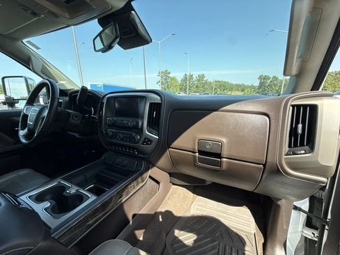 Used 2015 GMC Sierra 2500 Denali w/ Duramax Plus Package AWD/4WD image 12