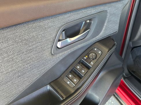 Used 2022 Nissan Rogue SV FWD image 10