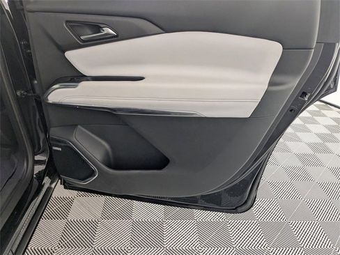 Certified 2025 Chevrolet Traverse High Country image 35