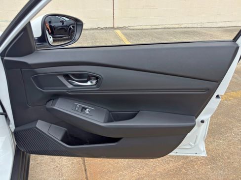 Used 2023 Honda Accord EX image 38