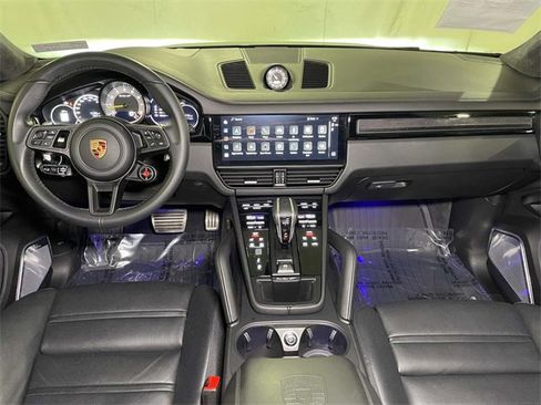 Used 2023 Porsche Cayenne Turbo GT image 27