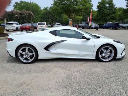Used 2022 Chevrolet Corvette Stingray Preferred Cpe w/ Battery Protection Package RWD image 7