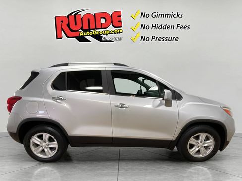 Used 2017 Chevrolet Trax LT w/ LT Convenience Package FWD image 7