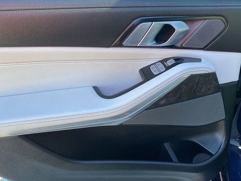 Used 2024 BMW X7 xDrive40i w/ Executive Package image 30