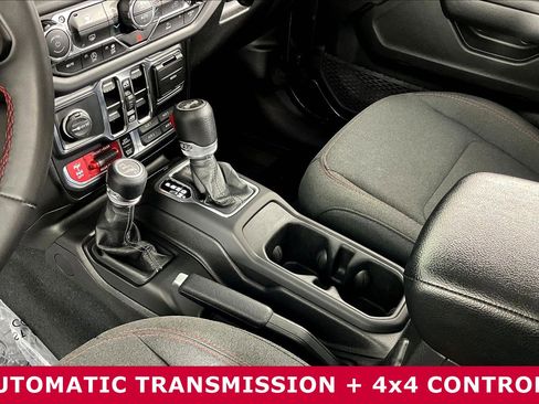 Used 2024 Jeep Wrangler Unlimited Rubicon AWD/4WD image 18
