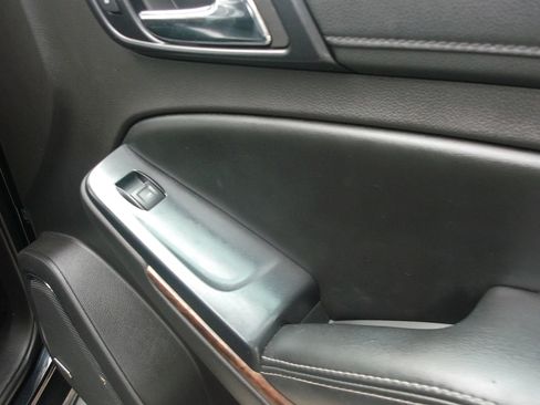 Used 2015 Chevrolet Tahoe LT RWD image 39