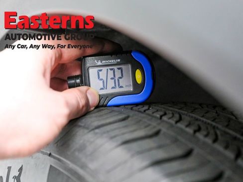 Used 2022 Ford Escape SE image 27