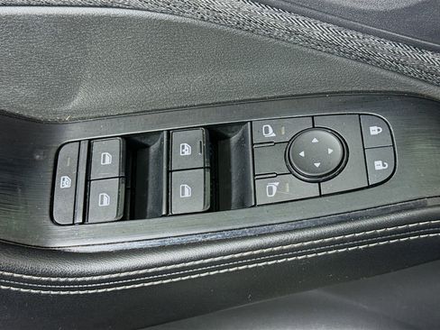 Used 2023 Nissan Rogue SV image 24