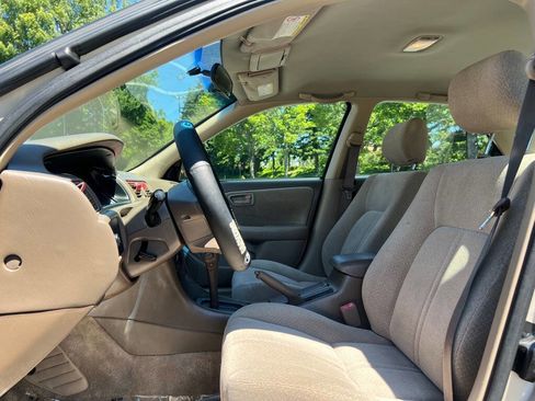 Used 2000 Toyota Camry LE image 9