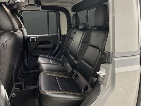 Used 2022 Jeep Gladiator Overland image 30