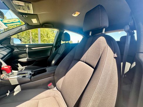 Used 2018 Honda Civic Sport image 11