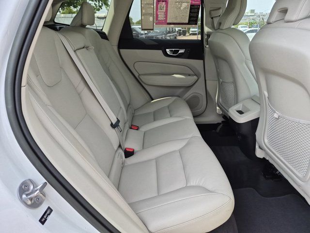 Used 2023 Volvo XC60 B5 Core AWD/4WD image 19