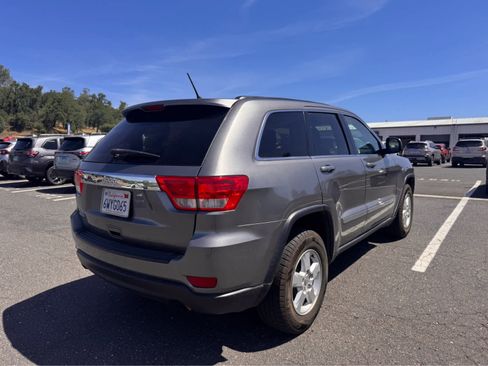 Used 2012 Jeep Grand Cherokee Laredo AWD/4WD image 5