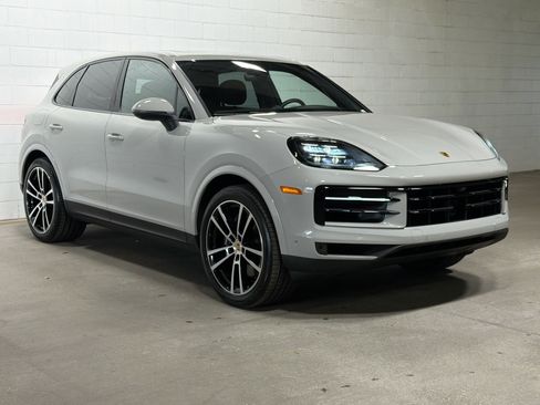 Certified 2024 Porsche Cayenne AWD/4WD image 6