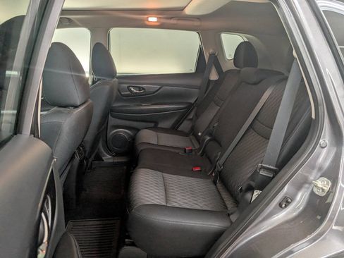 Used 2017 Nissan Rogue SV AWD/4WD image 7