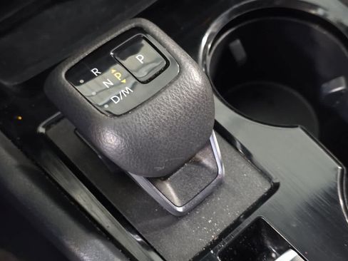 Used 2024 Nissan Rogue SV FWD image 23