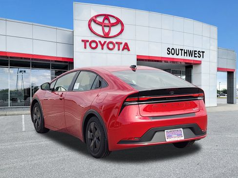 New 2027 Toyota Prius LE FWD image 4