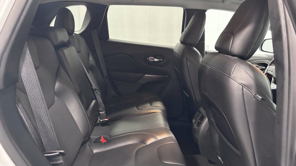 Used 2020 Jeep Cherokee Limited AWD/4WD image 25