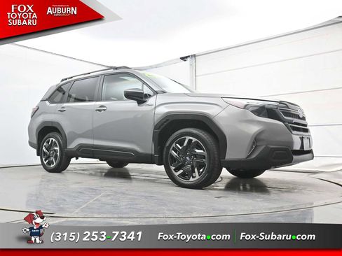 Used 2025 Subaru Forester Premium image 19