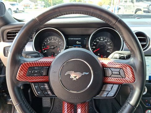 Used 2022 Ford Mustang GT Premium image 18