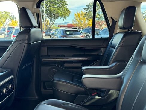 Used 2024 Ford Expedition XLT RWD image 18