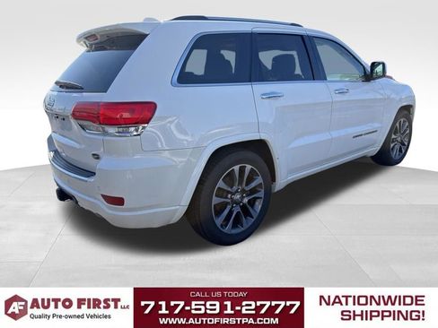 Used 2017 Jeep Grand Cherokee Overland image 3