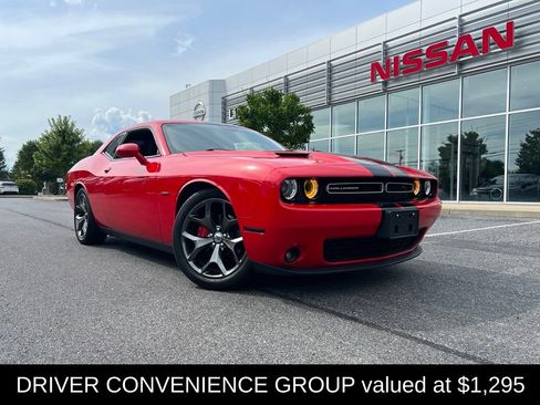 Used 2016 Dodge Challenger R/T w/ Driver Convenience Group RWD image 3