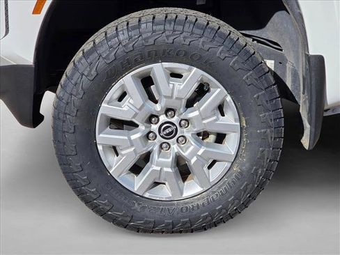 Used 2023 Nissan Frontier SV w/ Technology Package image 14