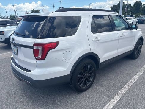 Used 2017 Ford Explorer XLT w/ Equipment Group 202A FWD image 14