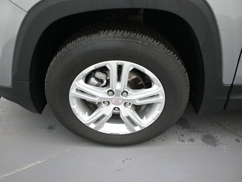 Used 2024 GMC Terrain SLE image 8