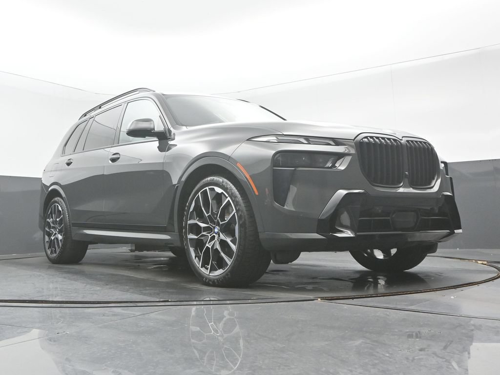Used 2024 BMW X7 xDrive40i w/ Executive Package AWD/4WD image 9